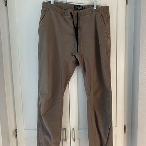 Brown men’s joggers.  Cotton On Size 34.  Worn & ultra comfortable.